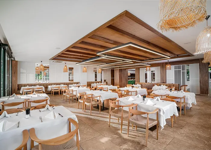 מלון Yalihan Aspendos 4*